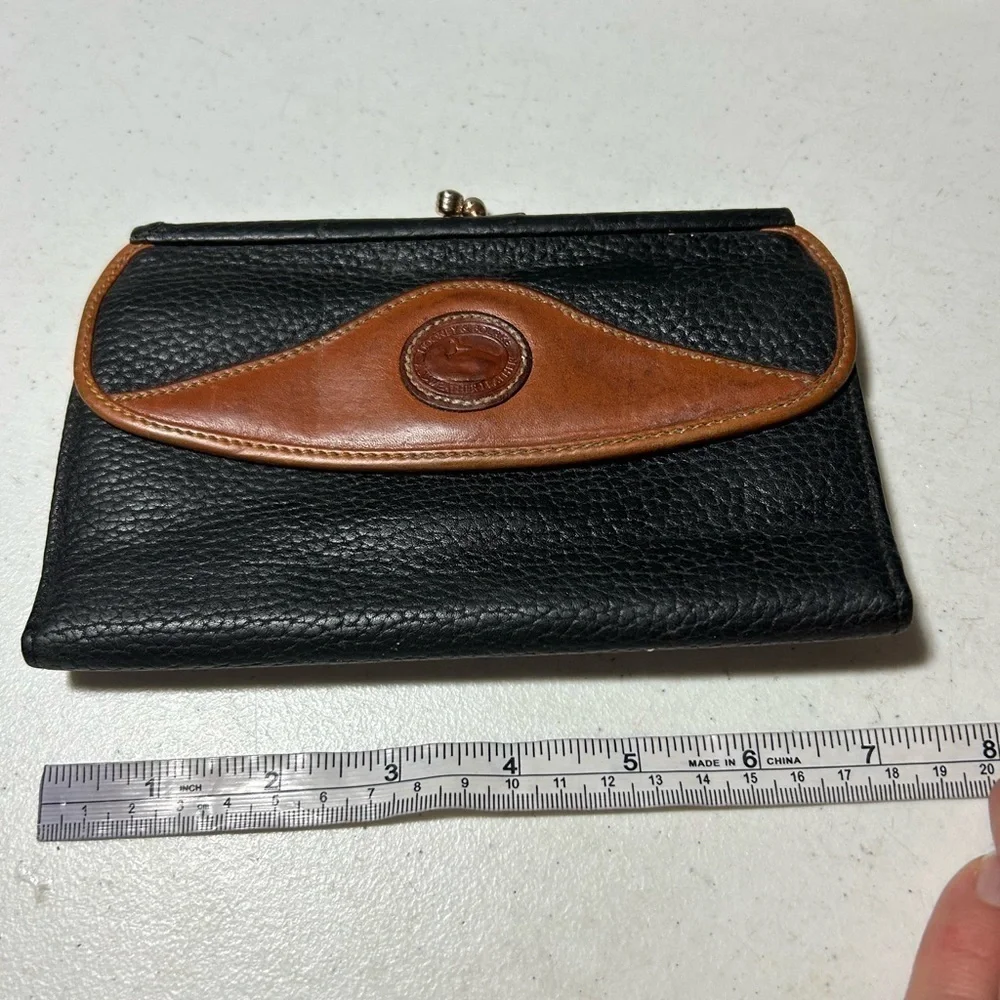 Vintage Dooney & Bourke Wallet Black Pebble Leather Clutch KISS lock